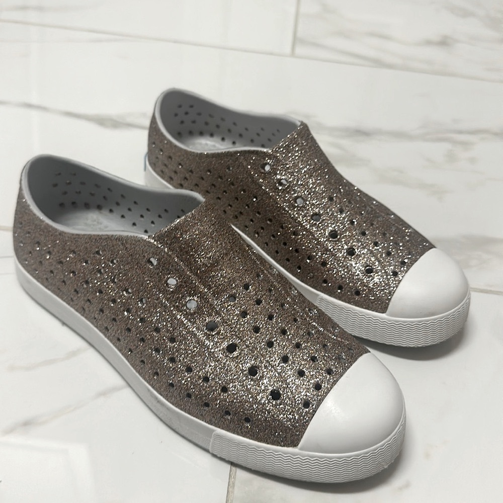 Native Jefferson Metallic bling J4